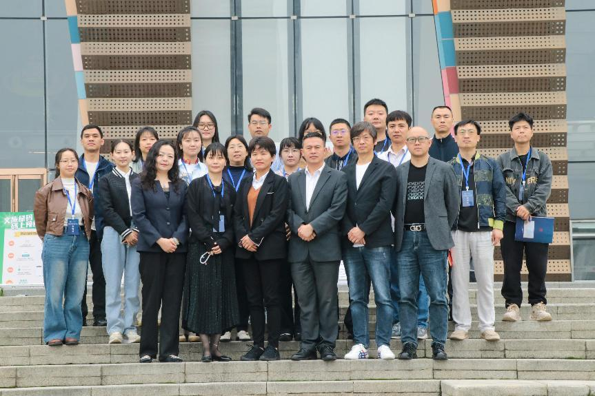啟動儀式嘉賓選手合影。李鈺攝
