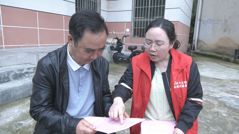 駐村干部收集村民意見現場。