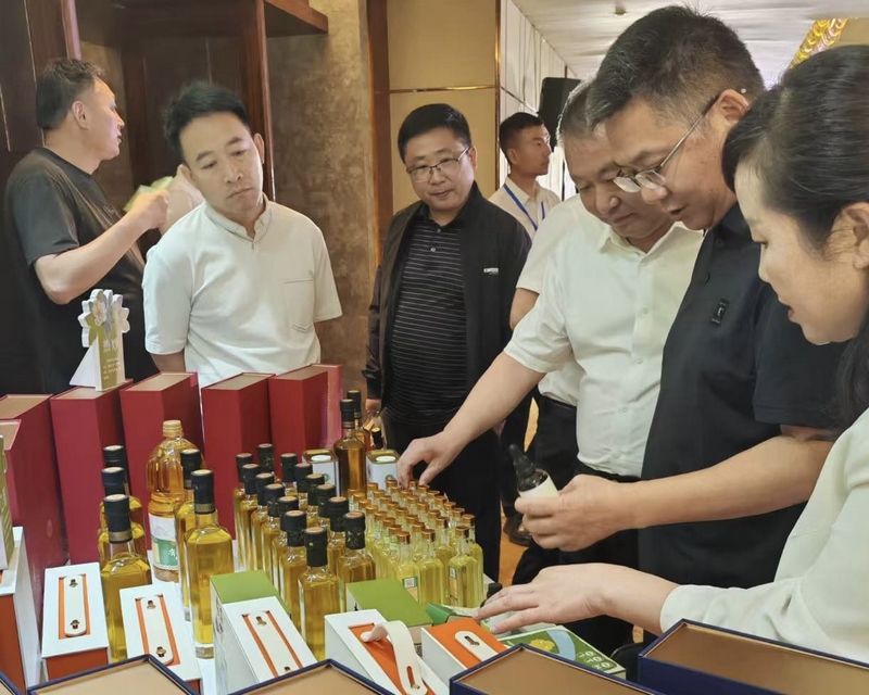 “貴油”牌山茶油亮相。許丹妮攝