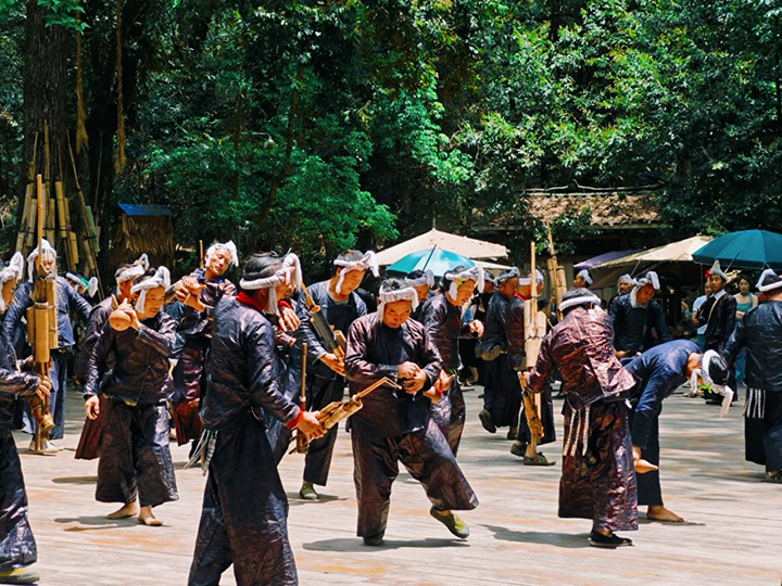 1、各類豐富多彩的文化活動，吸引了眾多游客前來體驗。