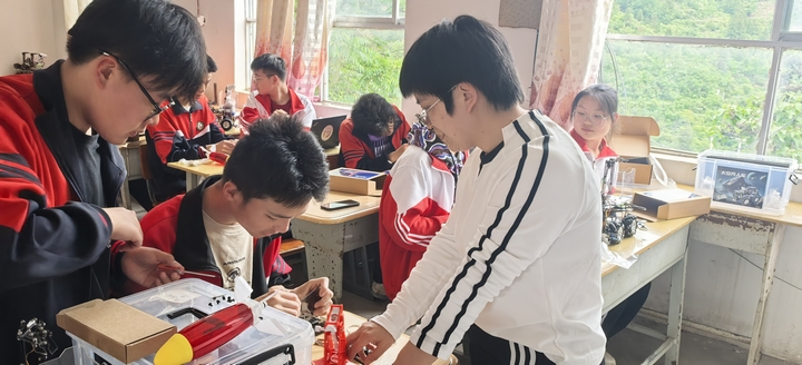 赫章縣野馬川中學社團活動。高杰 攝.jpg