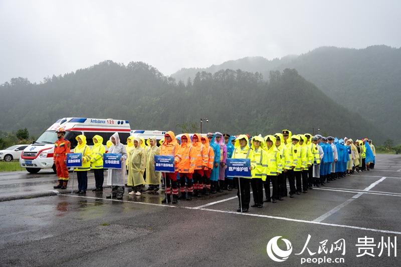 演練現場，參與演練的工作人員。人民網記者 涂敏攝