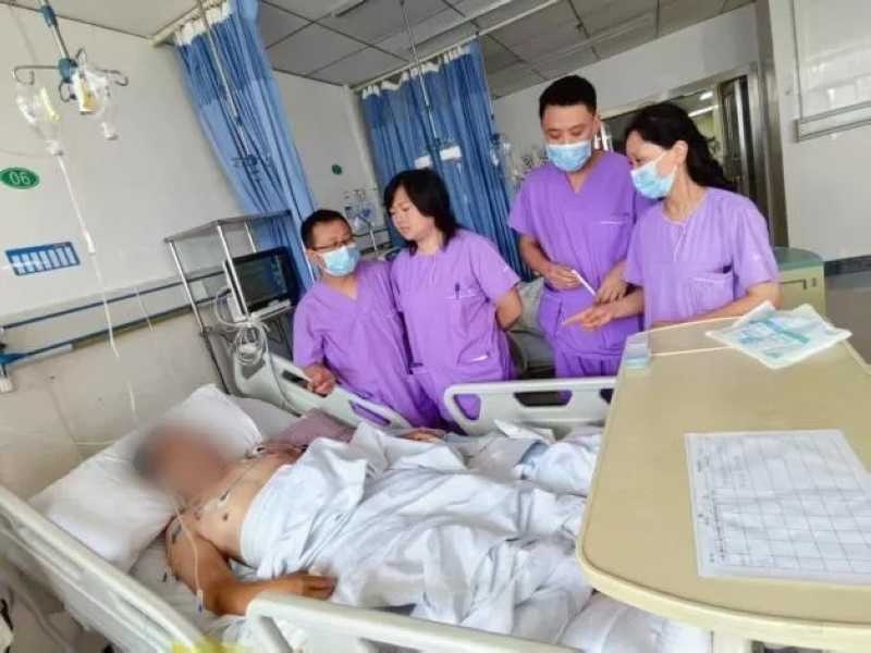 金沙縣第二人民醫院到我院重癥醫學科進修學習人員。