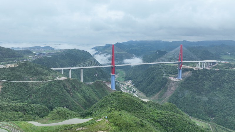 龍里河大橋云海景觀。