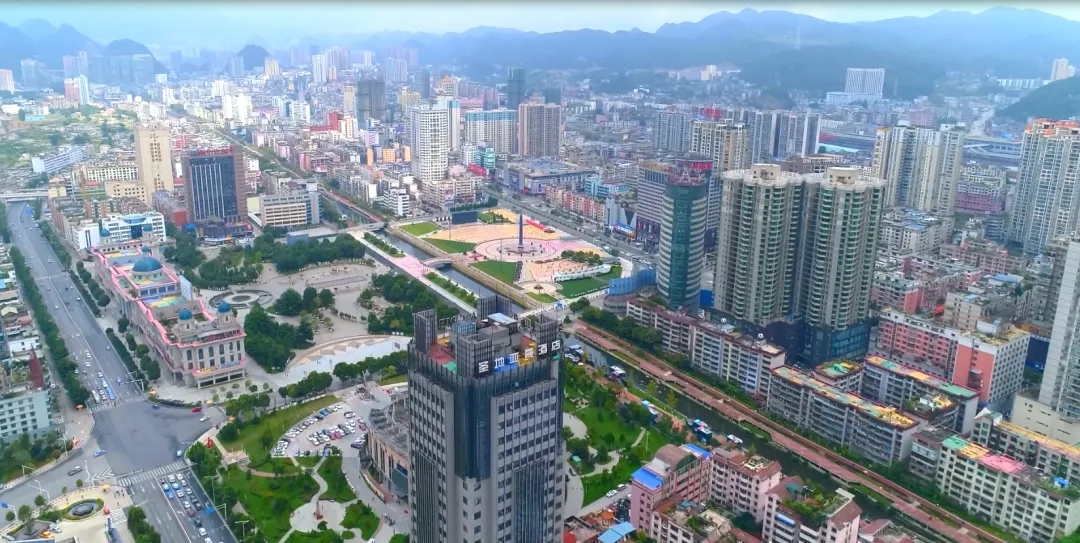 “六馬”十年：一場賽事與一座城市的共生蛻變。鐘山融媒供圖)