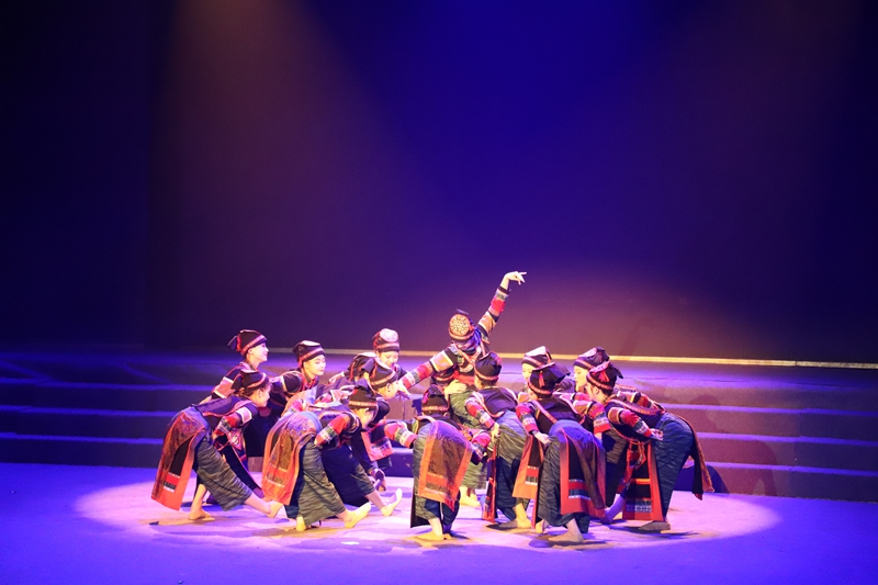 “勵新杯”舞蹈大賽。