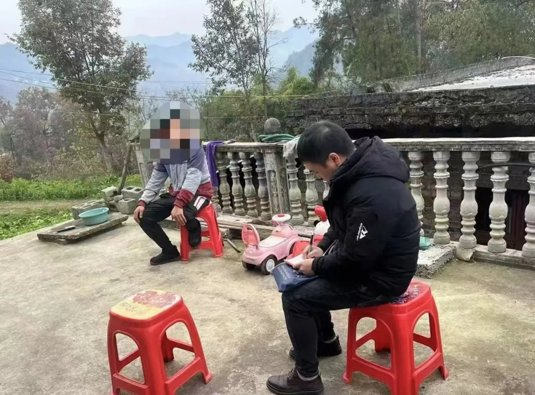 上門走訪社矯對象了解最新情況。