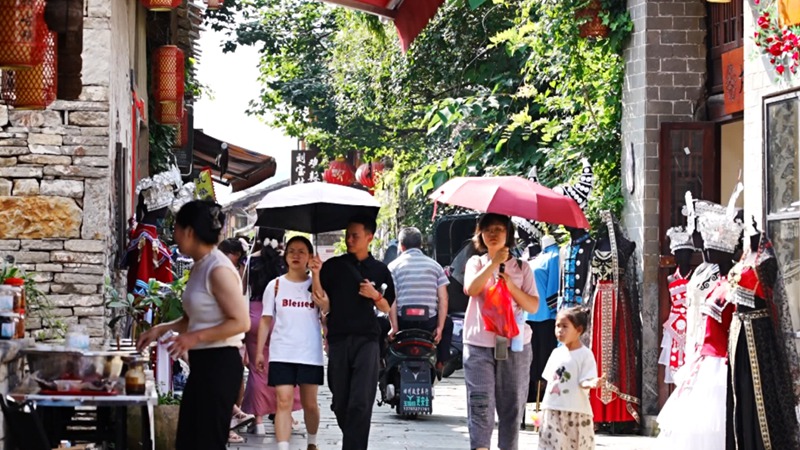 “涼經濟”釋放消費新活力。