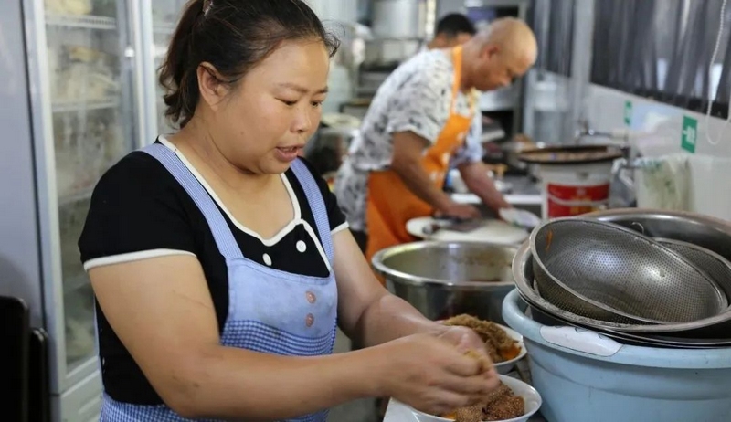 加工地道農家菜。