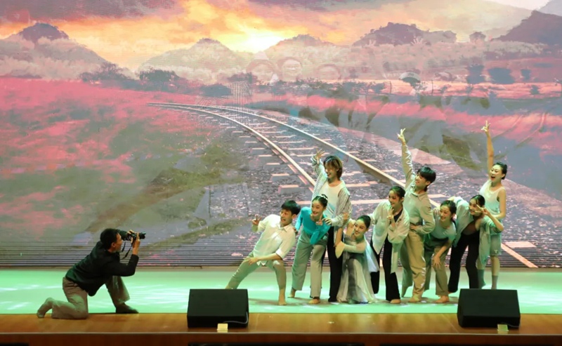 第二屆資料圖。