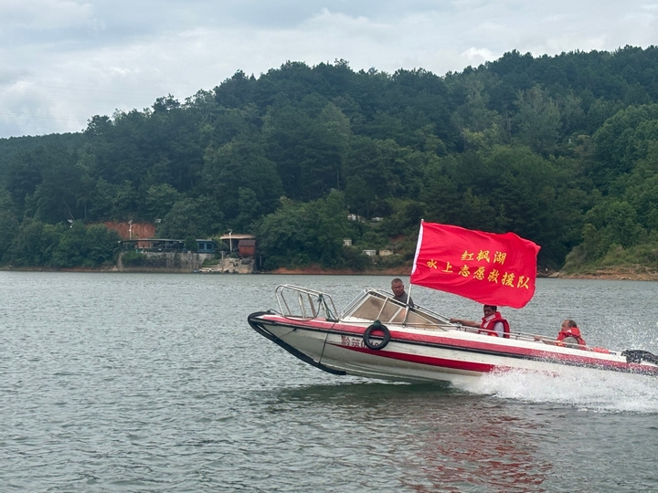 航道巡查。 王浩宇攝.jpg