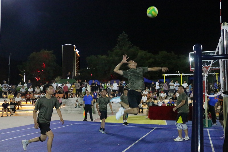 圖為精彩瞬間。