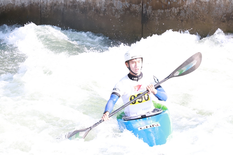 2025年全國皮劃艇激流回旋錦標賽在凱里下司激情開賽。