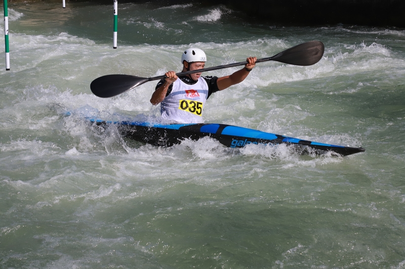 2025年全國皮劃艇激流回旋錦標賽在凱里下司激情開賽。