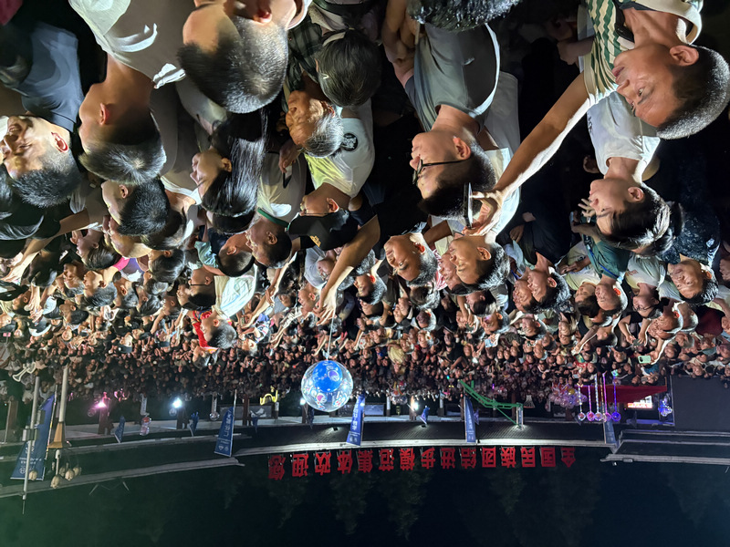 仁懷市2025西苗故里?后山鄉“六月六”民族民俗系列活動現場人生鼎沸、熱鬧非凡。