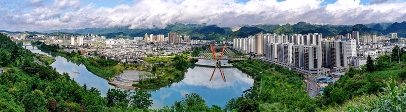 貴州省黔南州荔波縣樟江縣城段。熊亞平攝