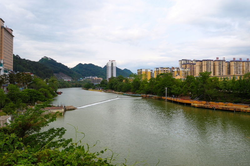 貴州省黔南州荔波縣樟江縣城段。蒙啟攝