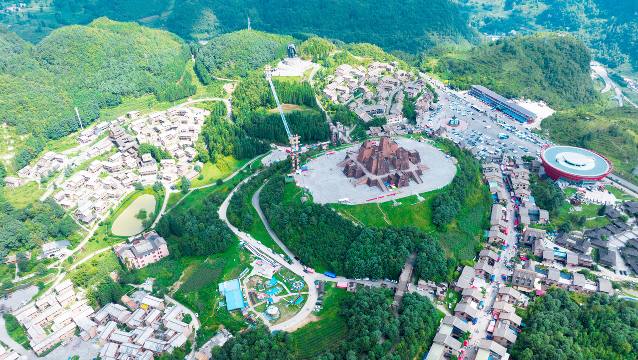 行進中國 | 涼資源變熱經濟 打卡“19℃的夏天”