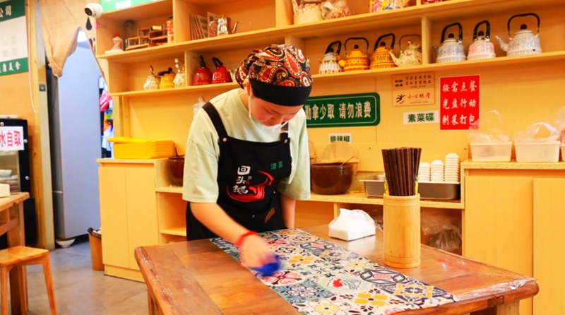 貴州西秀“文明風”吹旺“煙火氣” 。