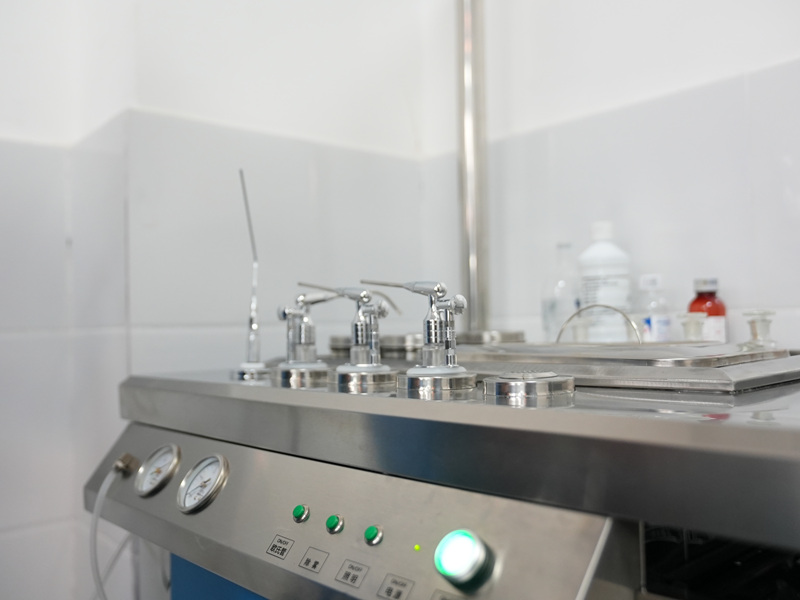 耳鼻喉綜合診療臺。