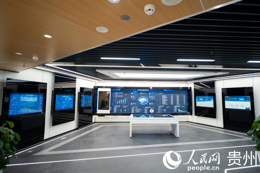 貴陽大數據交易所一隅。人民網記者 涂敏攝