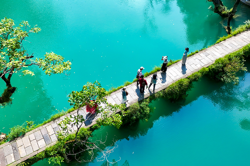 幽谷勝地小七孔。王純亮攝