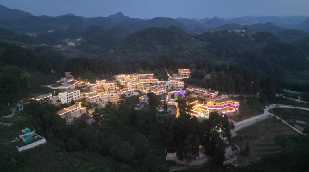 上水村長田組夜景。吳秋芋攝