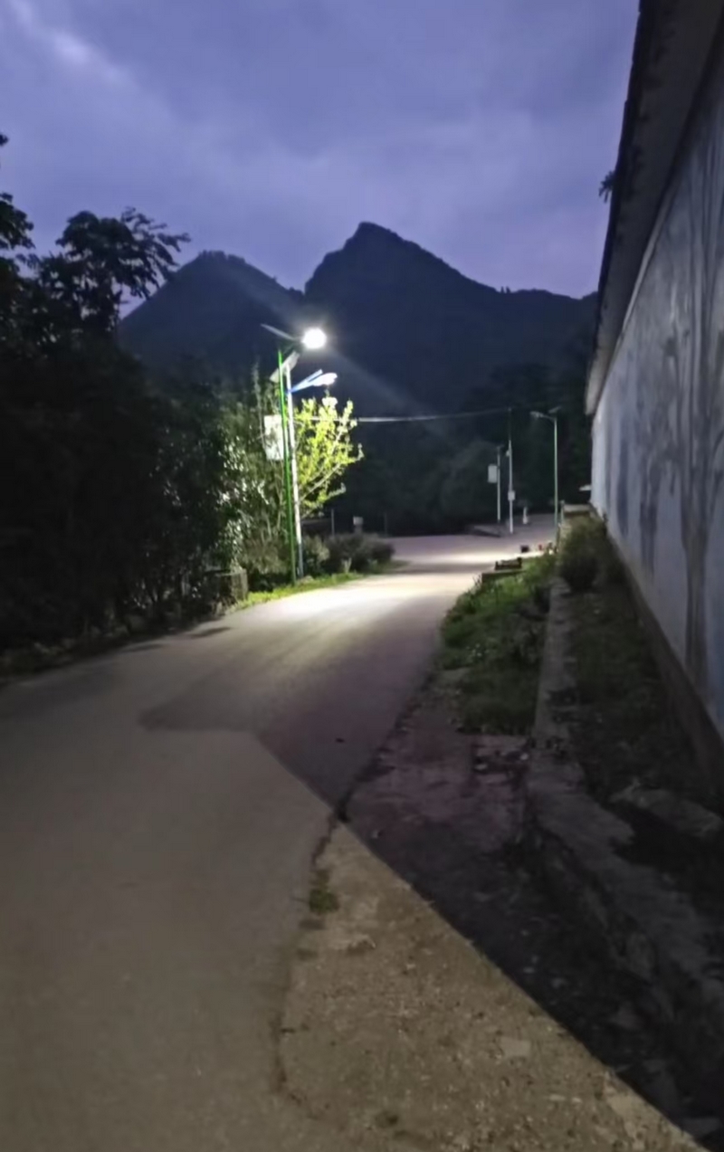 已安裝好路燈.jpg