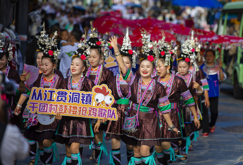 “村歌”決賽當天“村秀”巡游活動。吳光輝攝