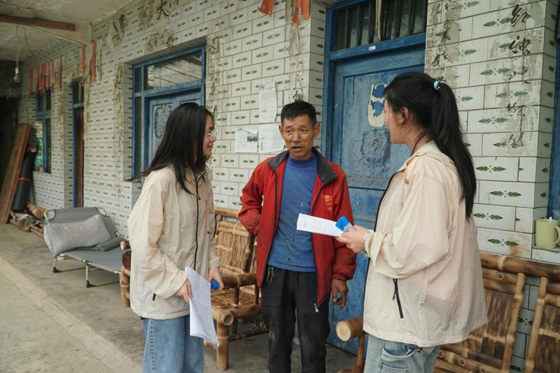 貴州商學院社會實踐服務隊深入六盤水開展暑期社會實踐活動。