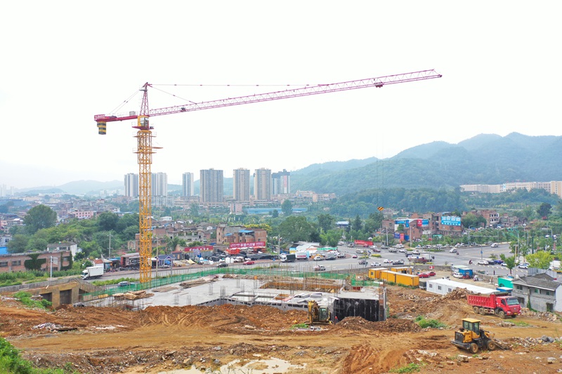 畢節六中擴建項目現場航拍。鄭德松攝