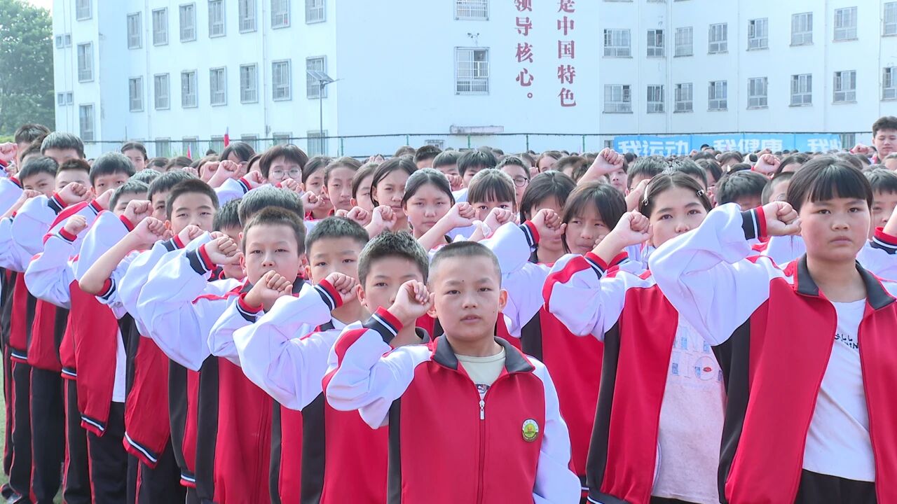 學生宣誓。