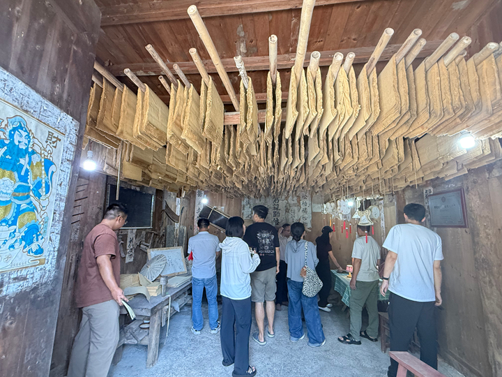 貴州大學公共管理學院社會實踐團隊走進新堡鄉。