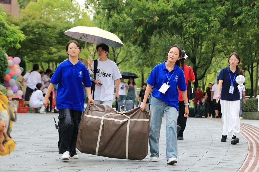 貴州師范學院迎來2025級新生。