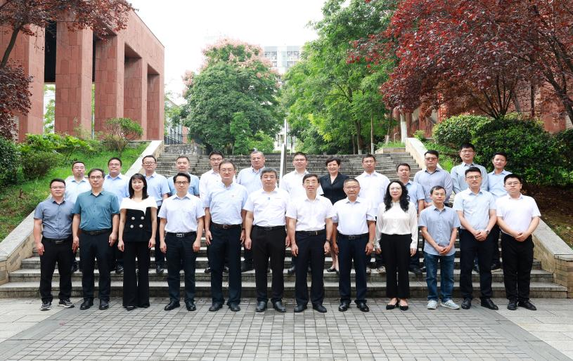 貴大教師團隊獲教育部第四批全國高校黃大年式教師團隊稱號。貴州大學供圖