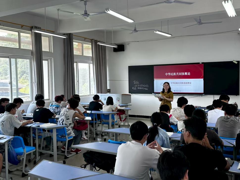 小班化教學課堂現場。凱里學院供圖