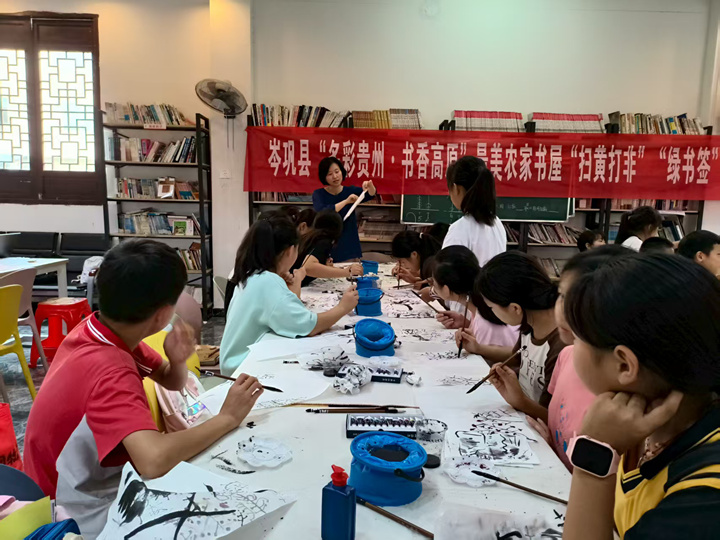 一座侗寨書屋的鄉村振興實踐。