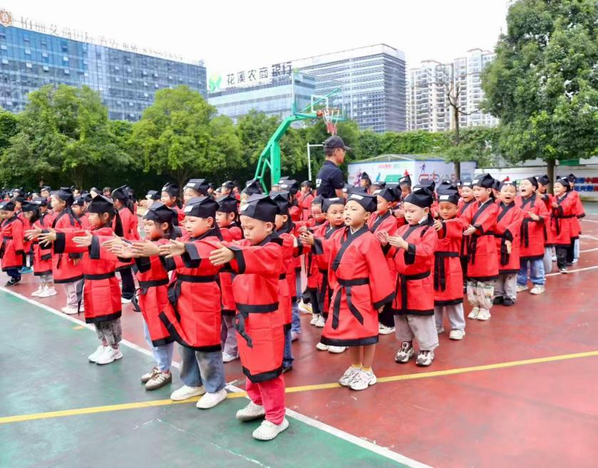 花溪區陽光小學一年級社會實踐活動。