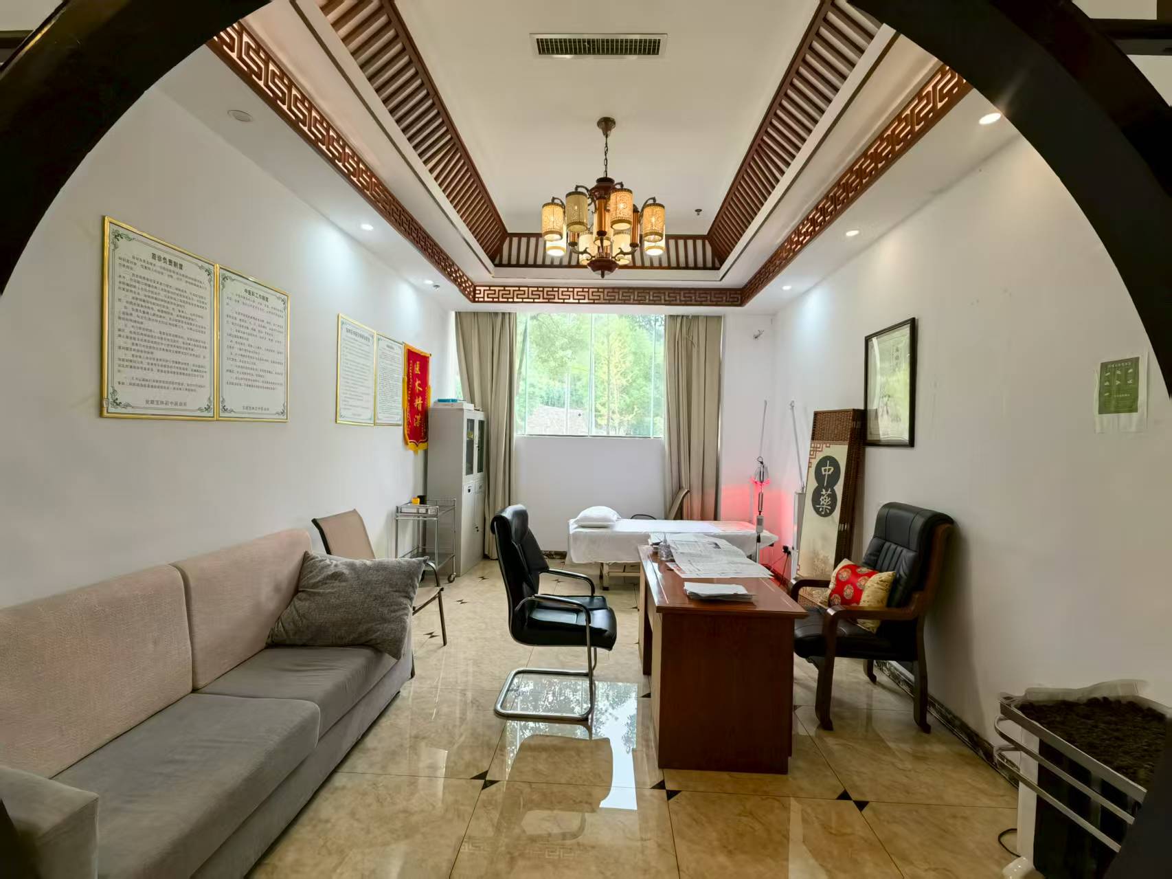 從“野草”到“金草”——寶林科技探索中醫藥全產業鏈新路徑。