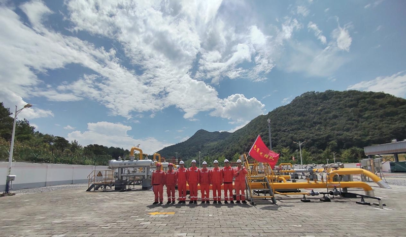 黨員帶頭發揮作用。