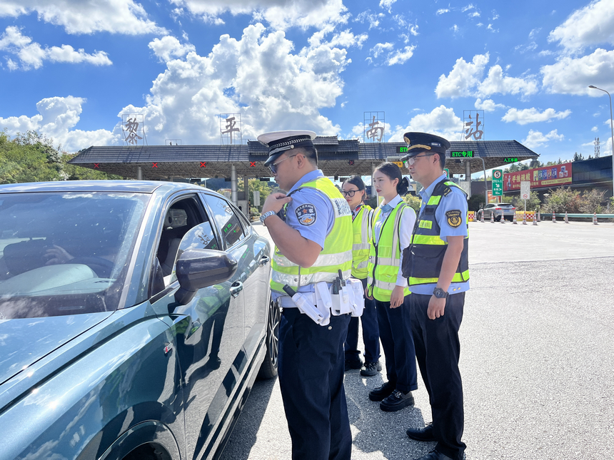 “一路三方”核查車輛信息、通行憑證。