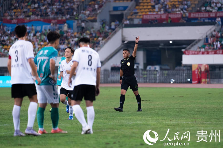 2025城市足球邀請賽比賽現場。人民網記者 涂敏攝