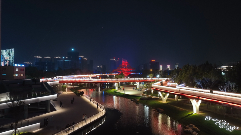 山東棗莊鳳鳴湖夜景。水電九局供圖