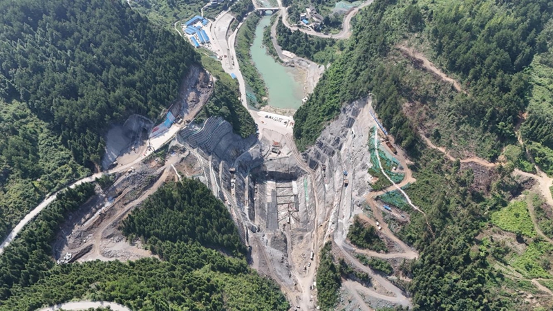 花灘子水庫大壩施工現場。譚婷攝