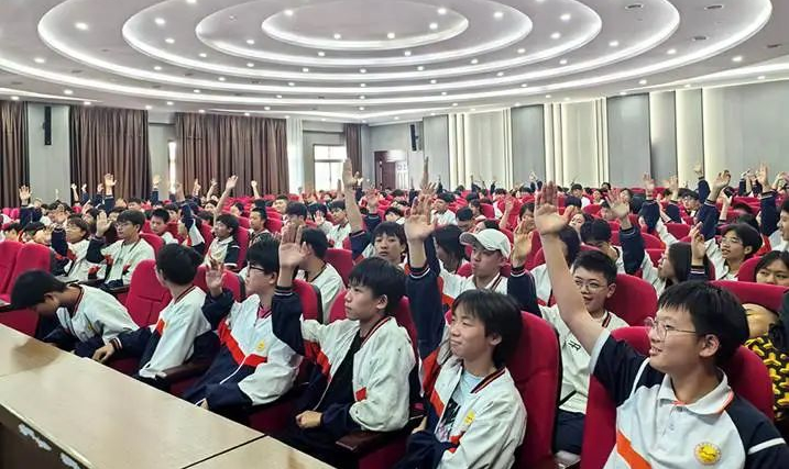 貴州省婦聯“和潤黔家”心理咨詢輔導走進黔西南州校園