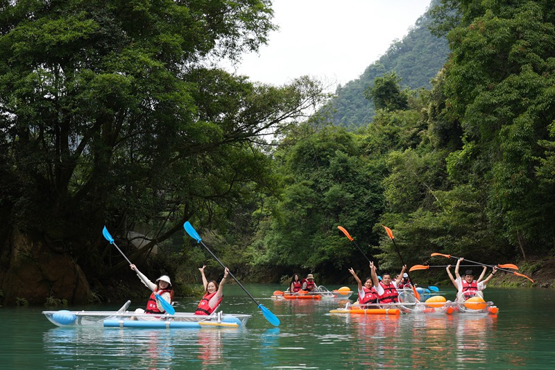 6 鴛鴦湖上湖透明船 
