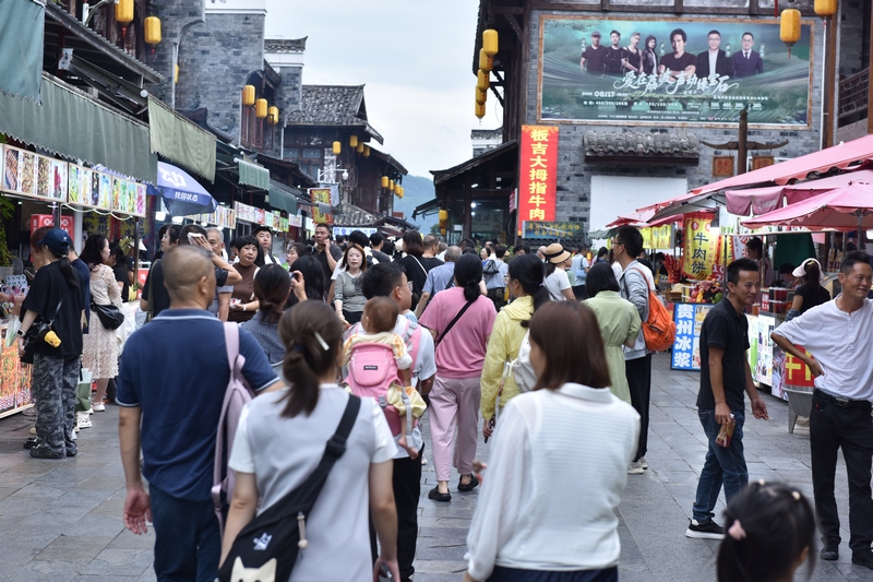 小七孔東門美食街。