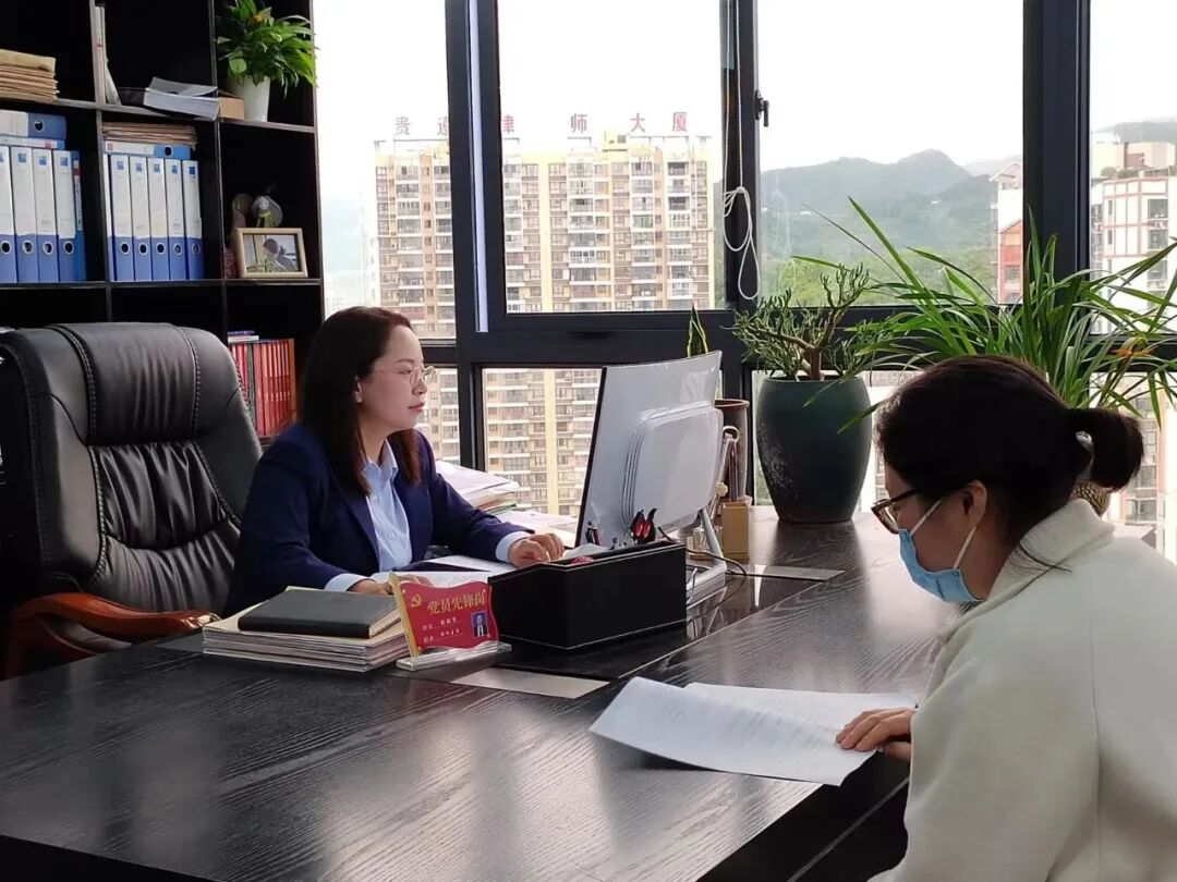 胡敏琴的工作臺。