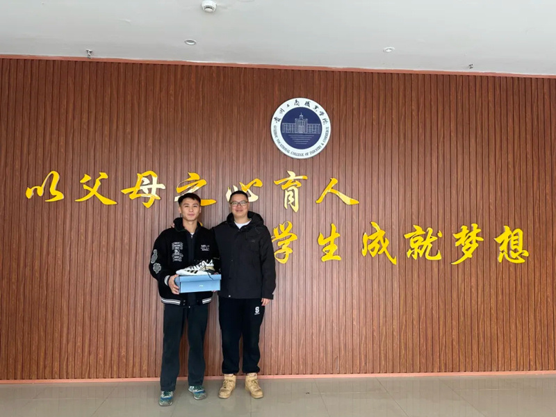 縣BA上的“46分先生”，校園里的追夢者。