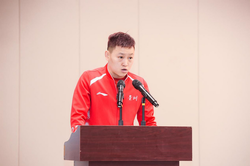 運動員代表發言。